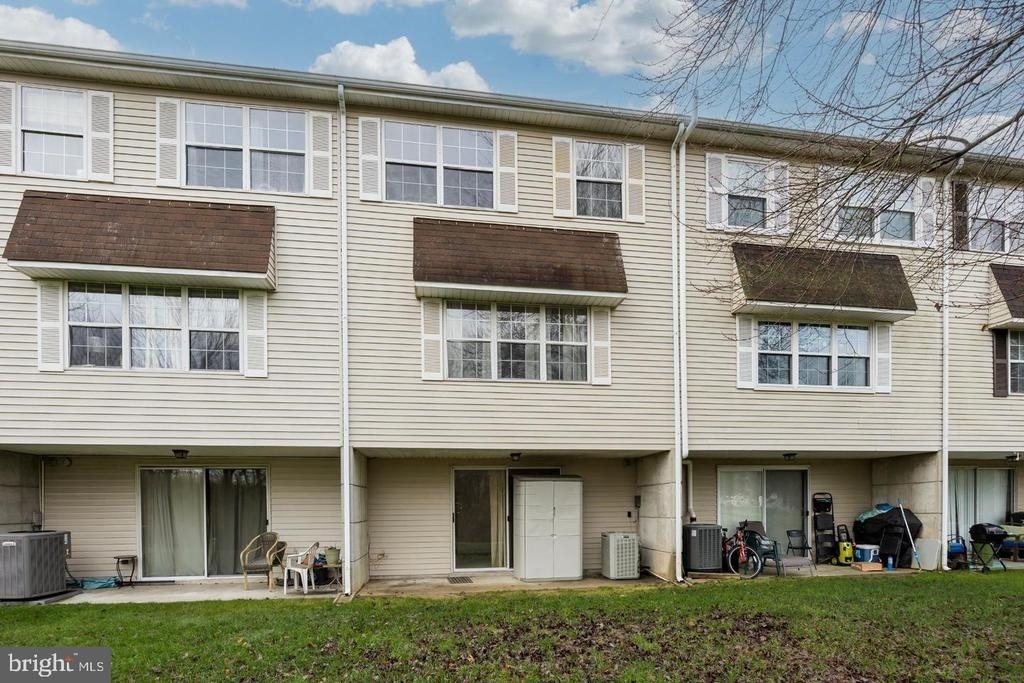 328 Carlyn Court - Photo 23