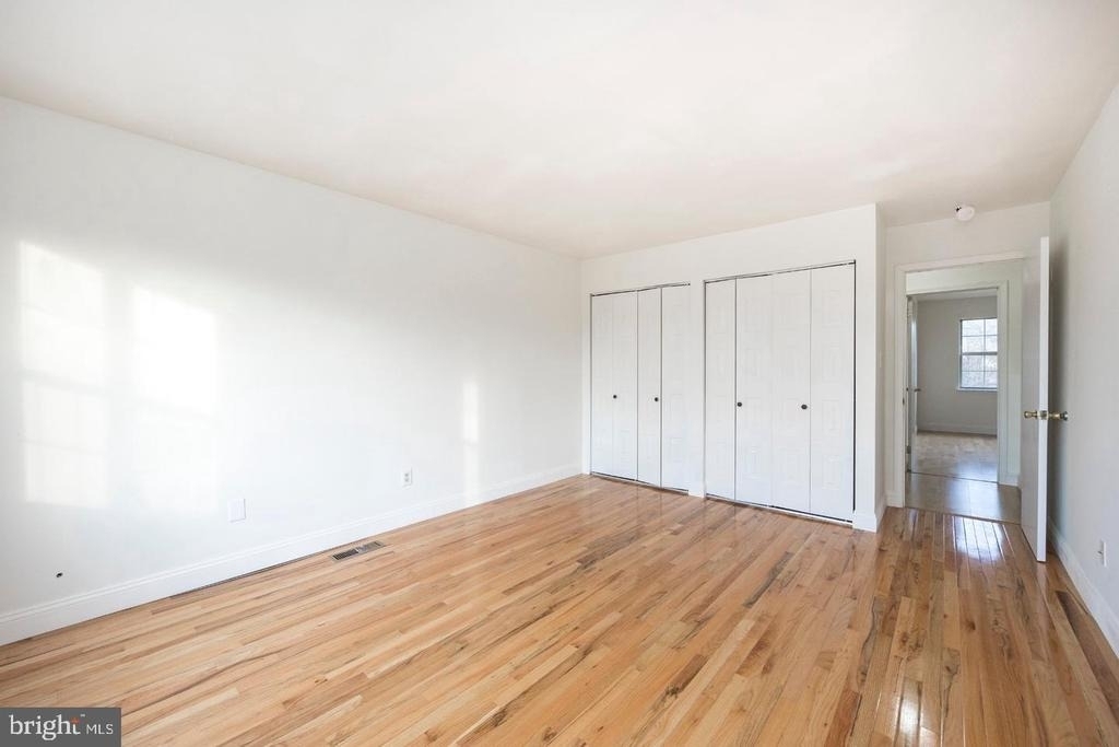 328 Carlyn Court - Photo 13
