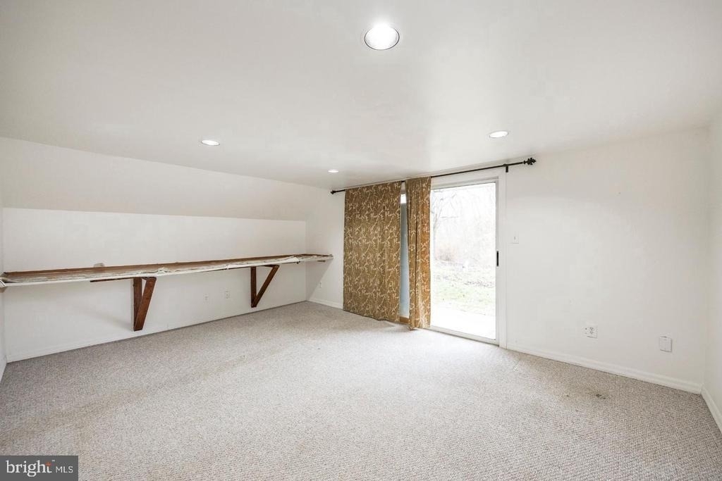 328 Carlyn Court - Photo 19