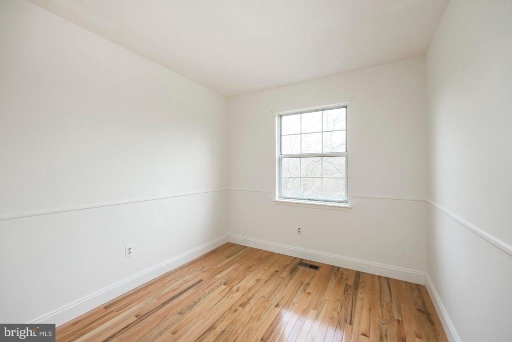 328 Carlyn Court - Photo 17