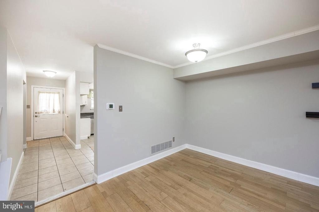 328 Carlyn Court - Photo 10