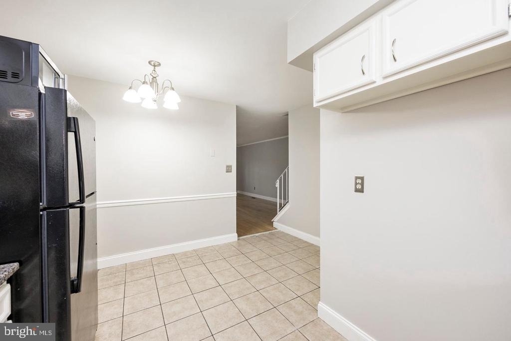 328 Carlyn Court - Photo 3