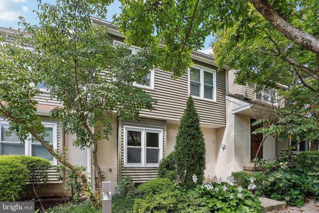 3202 Eaton Court - Photo 1