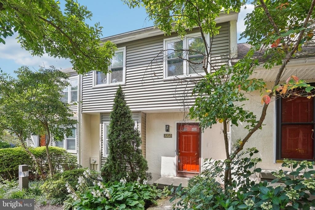 3202 Eaton Court - Photo 0