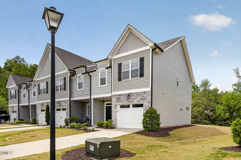 109 Mcdowell Lane - Photo 1