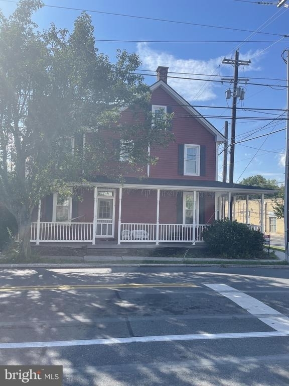 300 W Middle Street - Photo 18