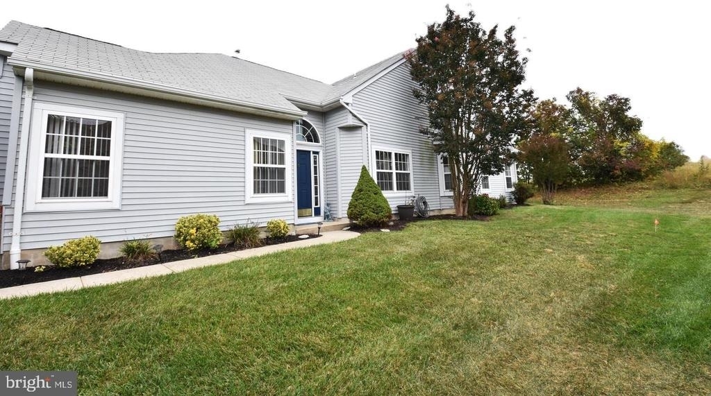 133 Belvedere Drive N - Photo 1