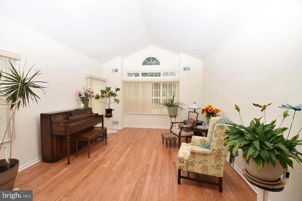 133 Belvedere Drive N - Photo 3