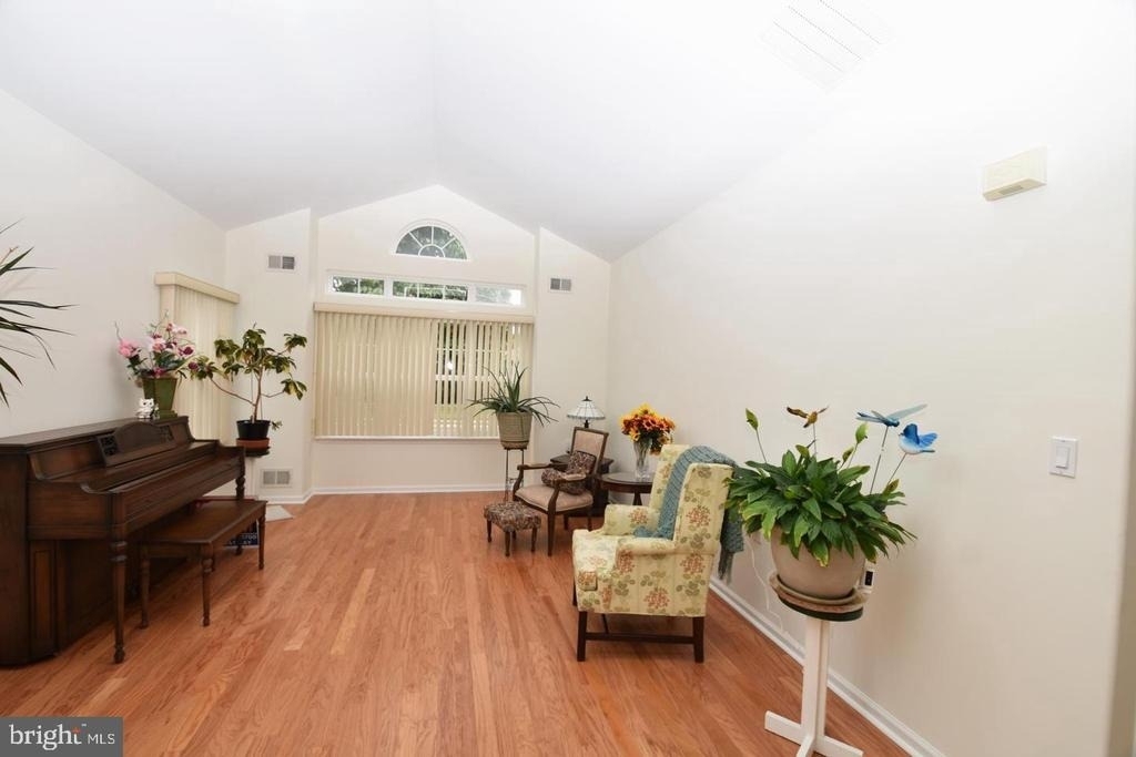 133 Belvedere Drive N - Photo 4