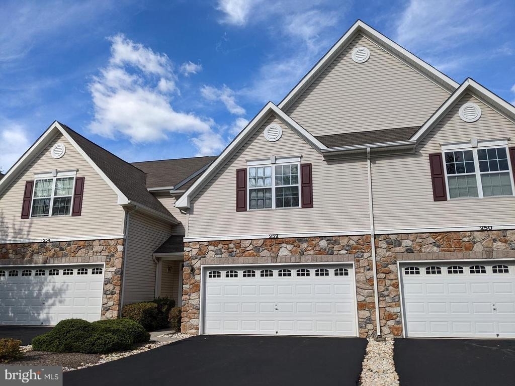 252 Brinley Drive - Photo 1