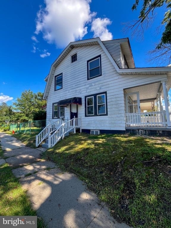 702 Atlantic Avenue - Photo 2