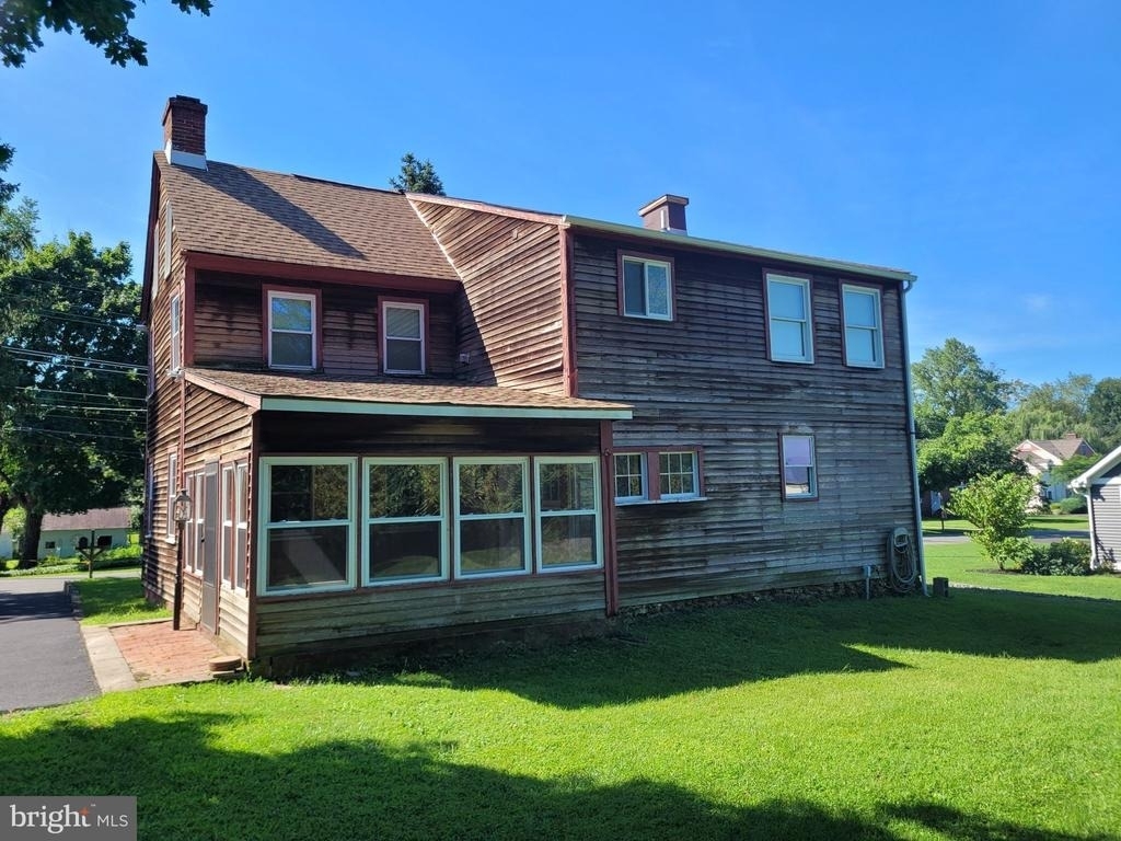 10 Spicer Street - Photo 1