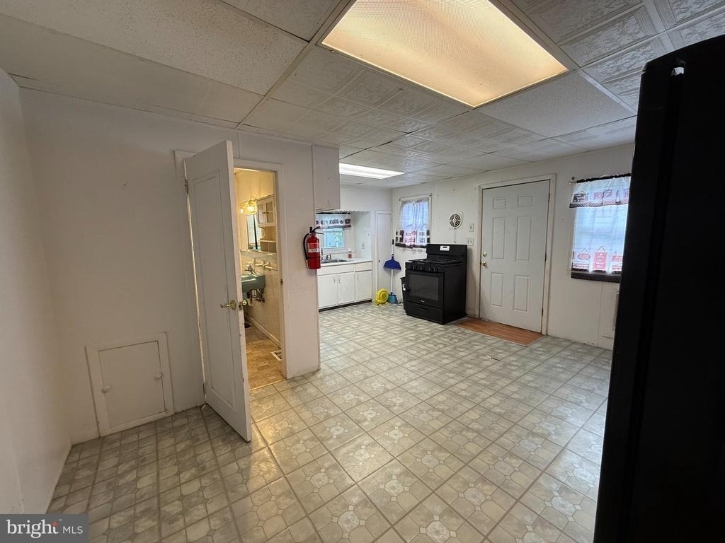 410 Middlesex Street - Photo 2