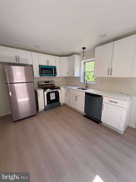 705 Powell Street - Photo 3