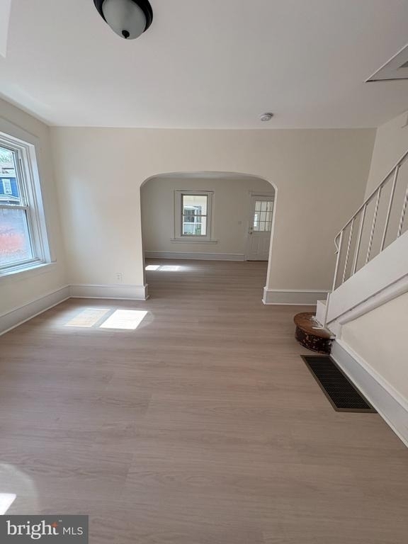 705 Powell Street - Photo 5