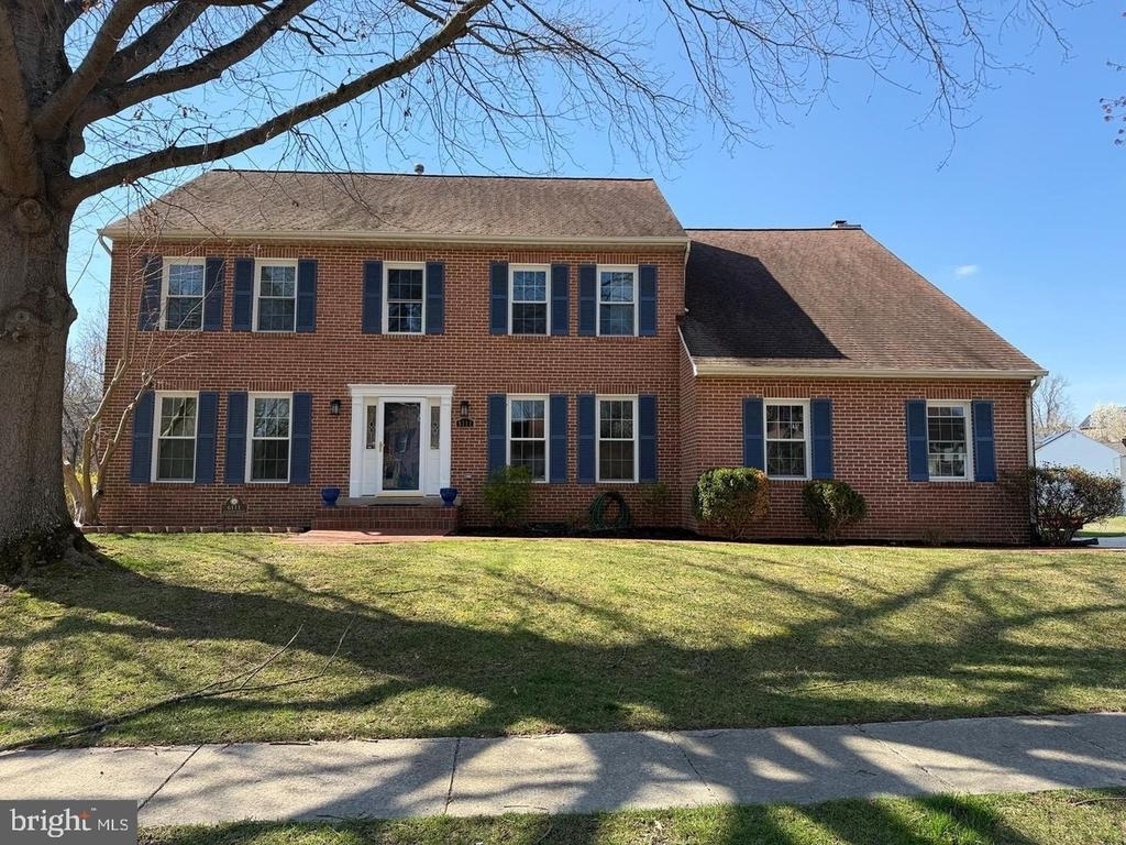 6111 Richmanor Terrace - Photo 0