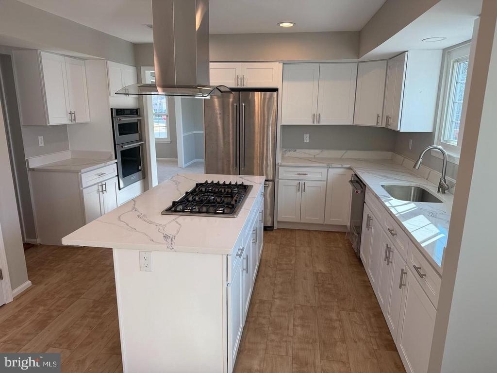 6111 Richmanor Terrace - Photo 3