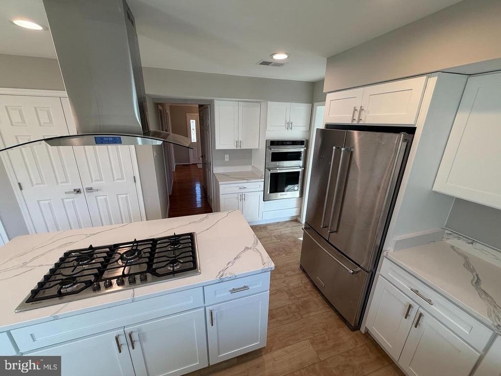 6111 Richmanor Terrace - Photo 2