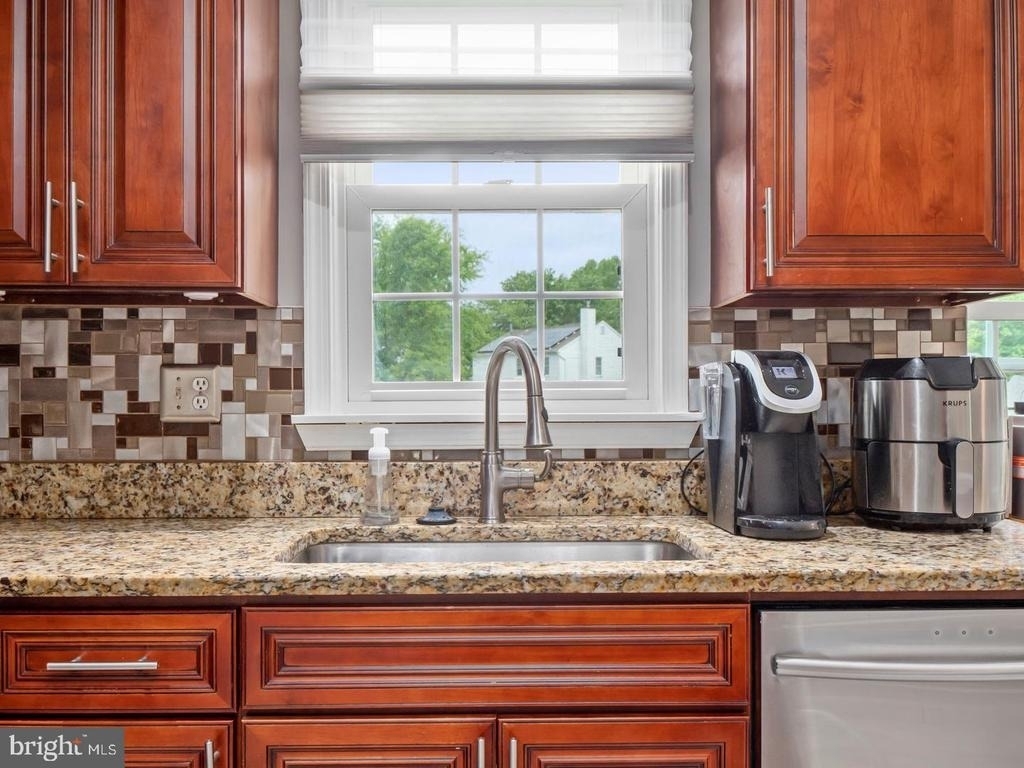13908 Amberly Court - Photo 9