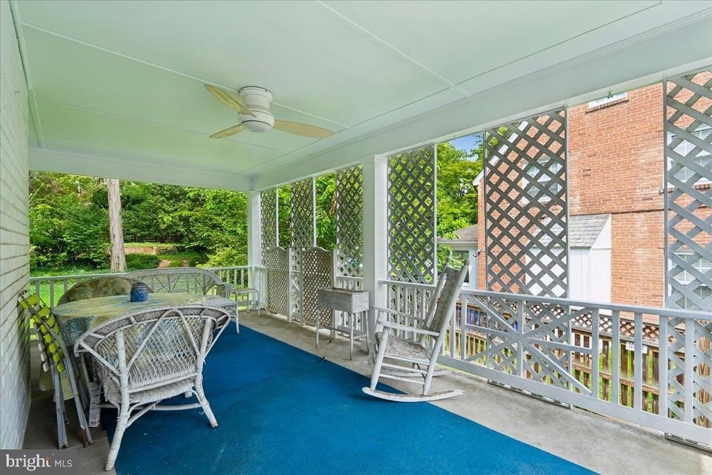 9422 Locust Hill Road - Photo 8