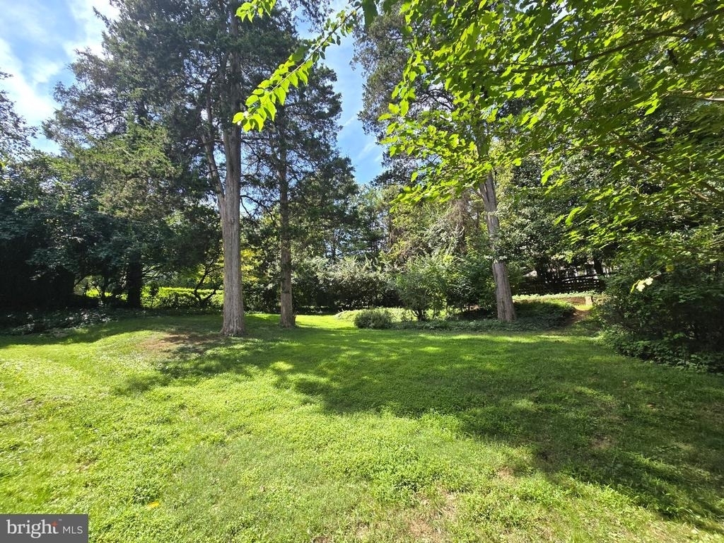 9422 Locust Hill Road - Photo 10