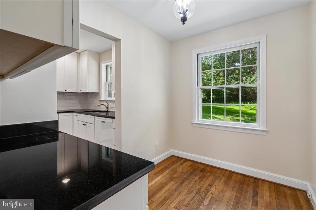 9422 Locust Hill Road - Photo 15