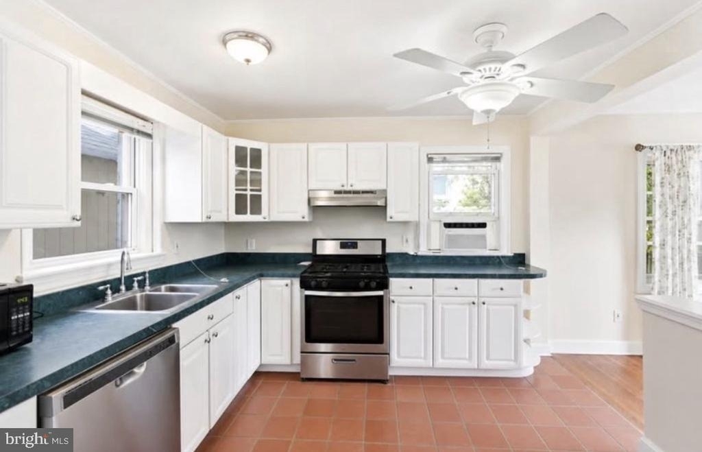 10626 S Dunmoor Drive - Photo 2
