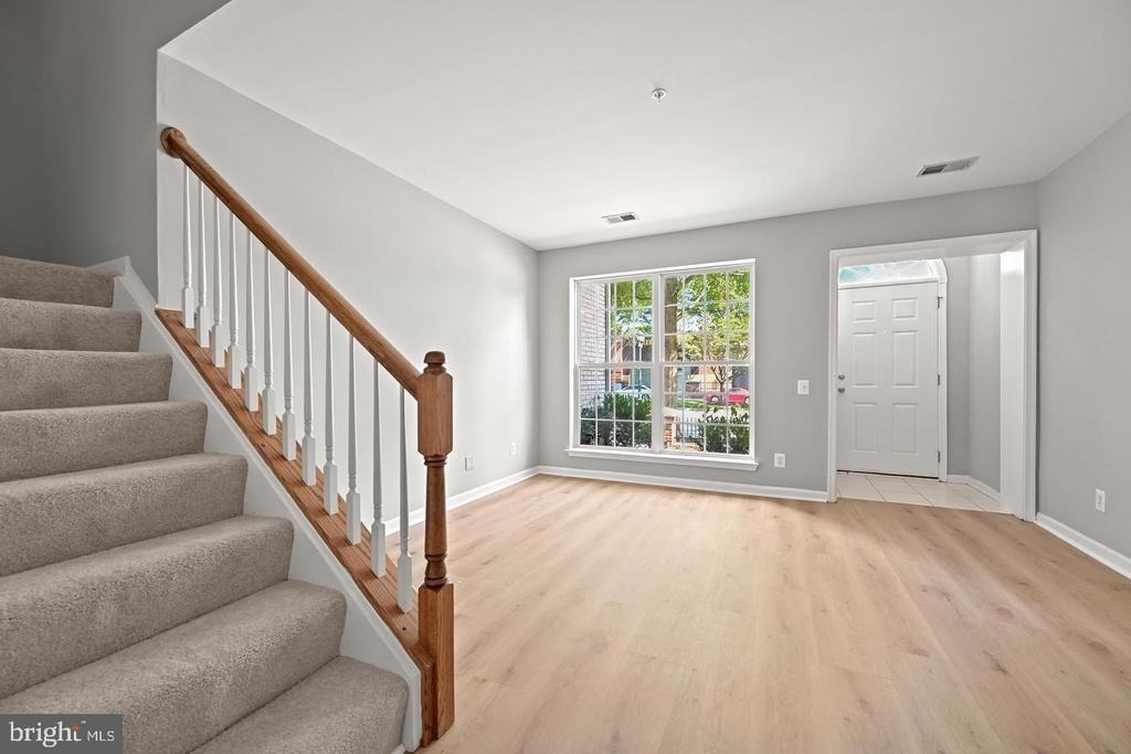 222 Fallsgrove Boulevard - Photo 39