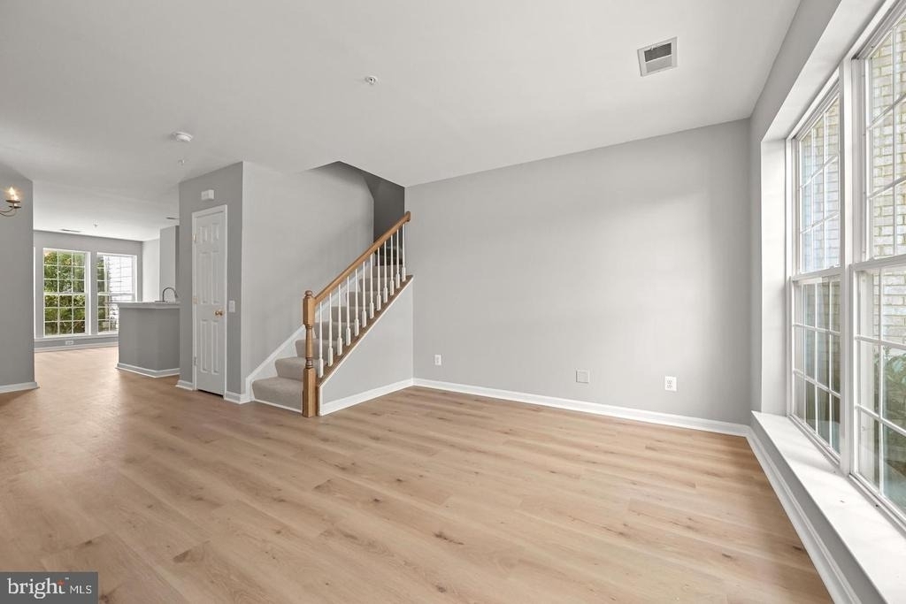 222 Fallsgrove Boulevard - Photo 22