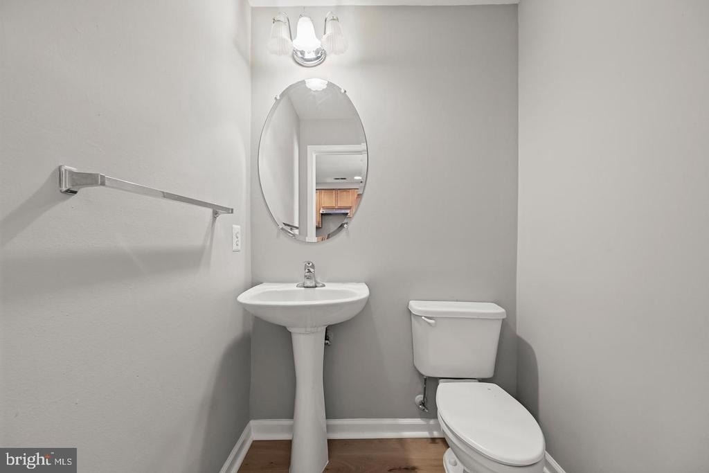 222 Fallsgrove Boulevard - Photo 10