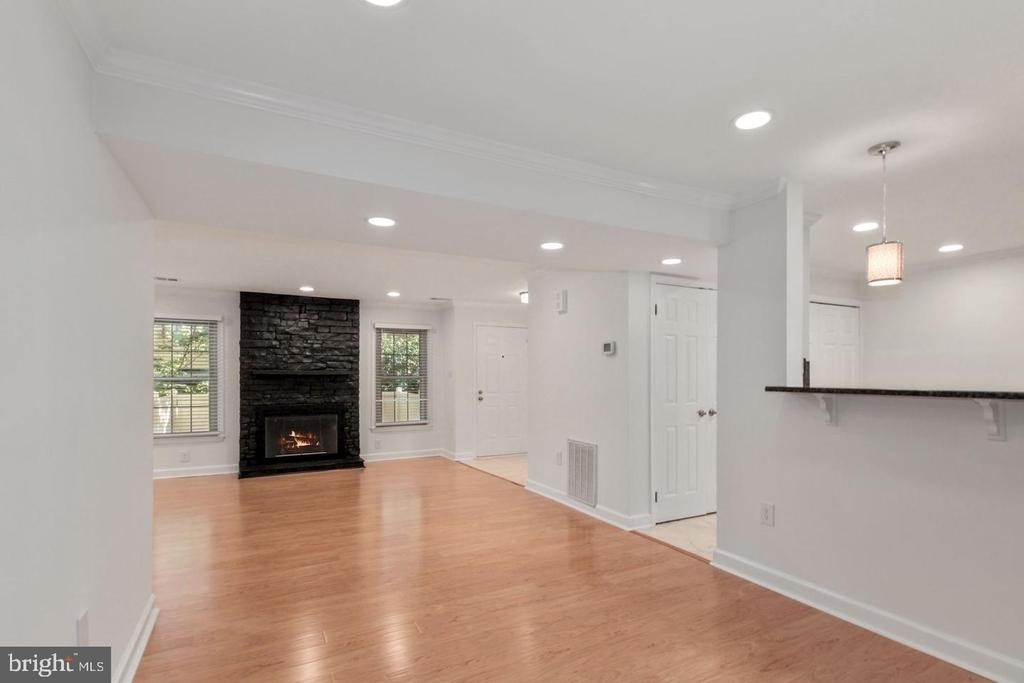 5801 Linden Square Court - Photo 5