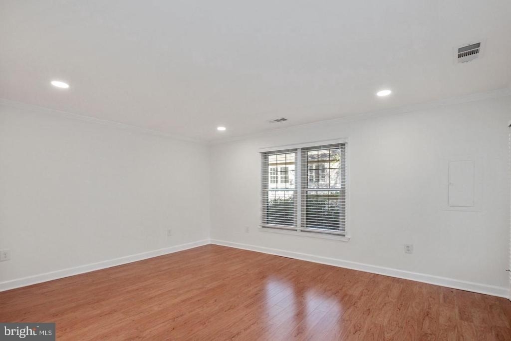 5801 Linden Square Court - Photo 13