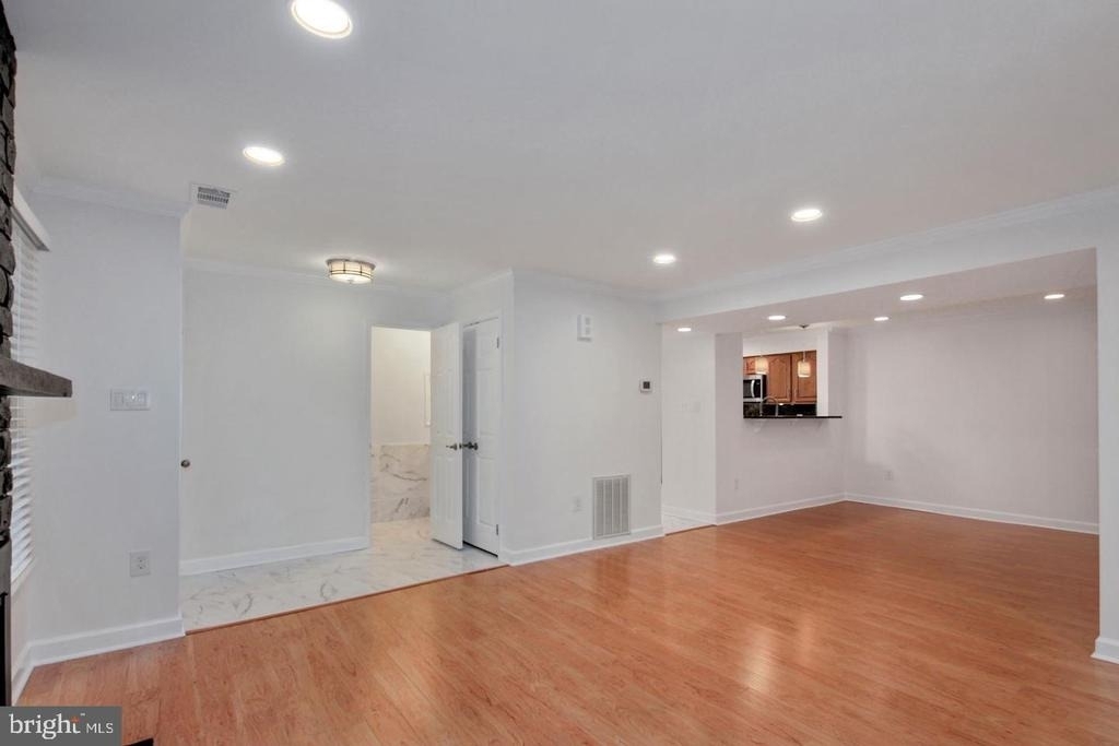 5801 Linden Square Court - Photo 3