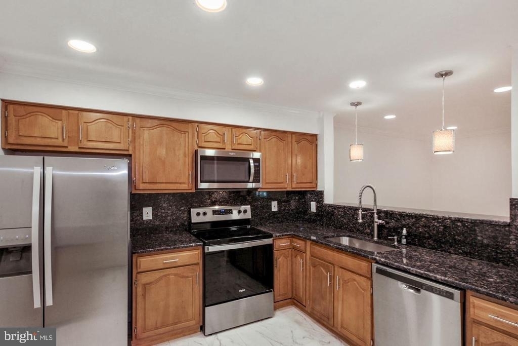 5801 Linden Square Court - Photo 7