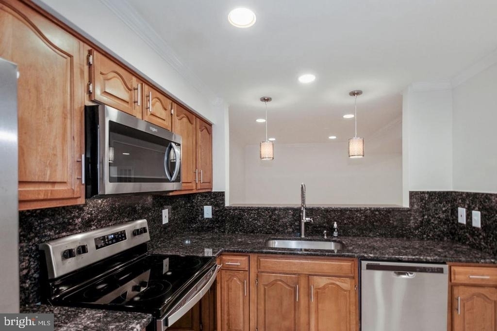 5801 Linden Square Court - Photo 9