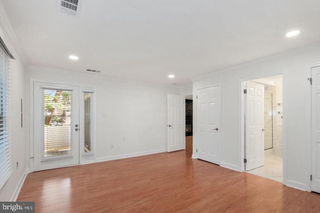 5801 Linden Square Court - Photo 12