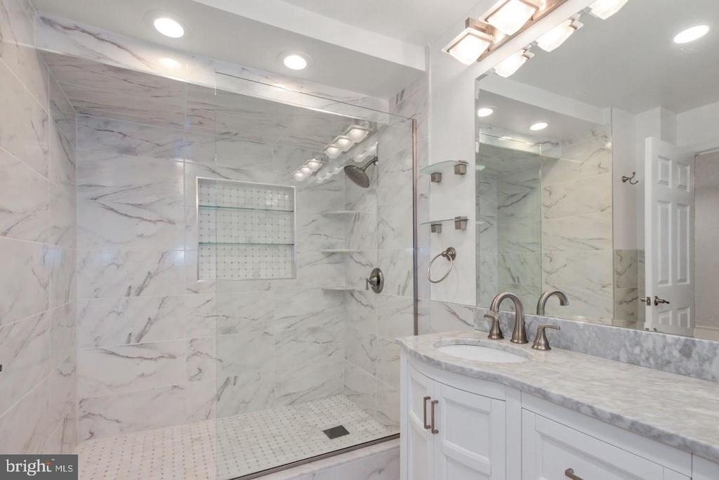 5801 Linden Square Court - Photo 16
