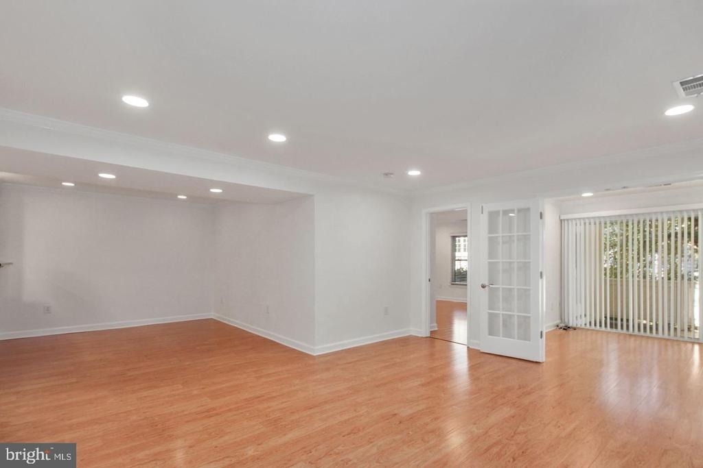 5801 Linden Square Court - Photo 2