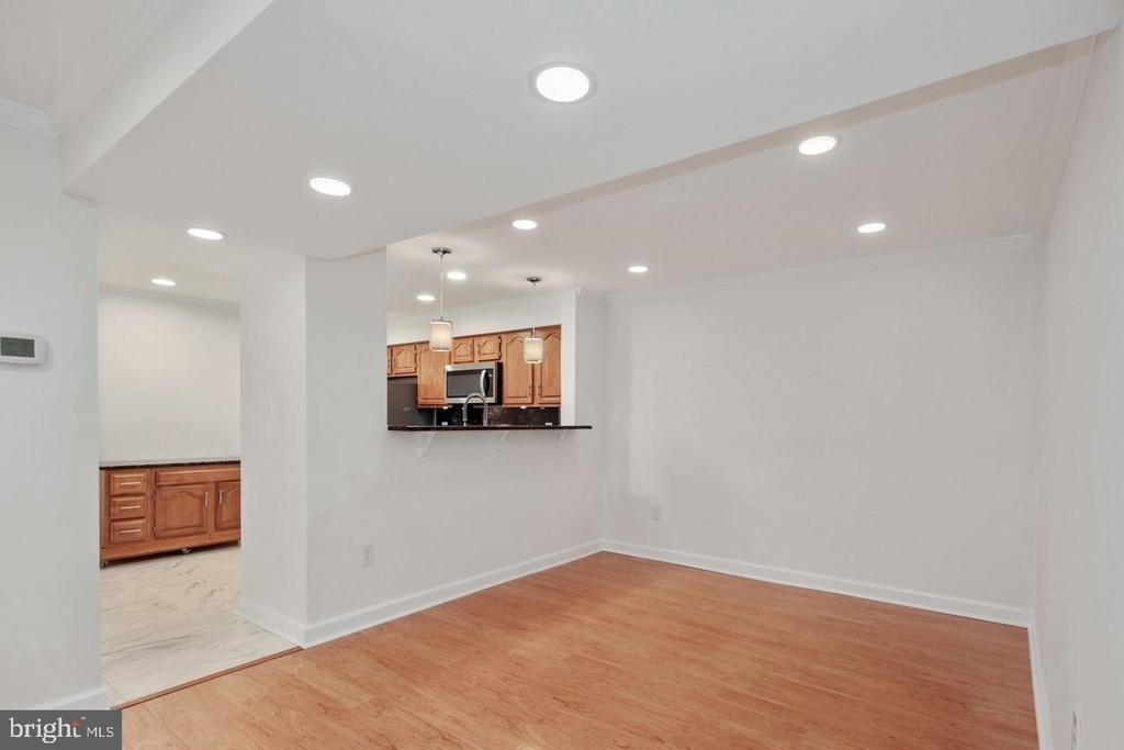 5801 Linden Square Court - Photo 4