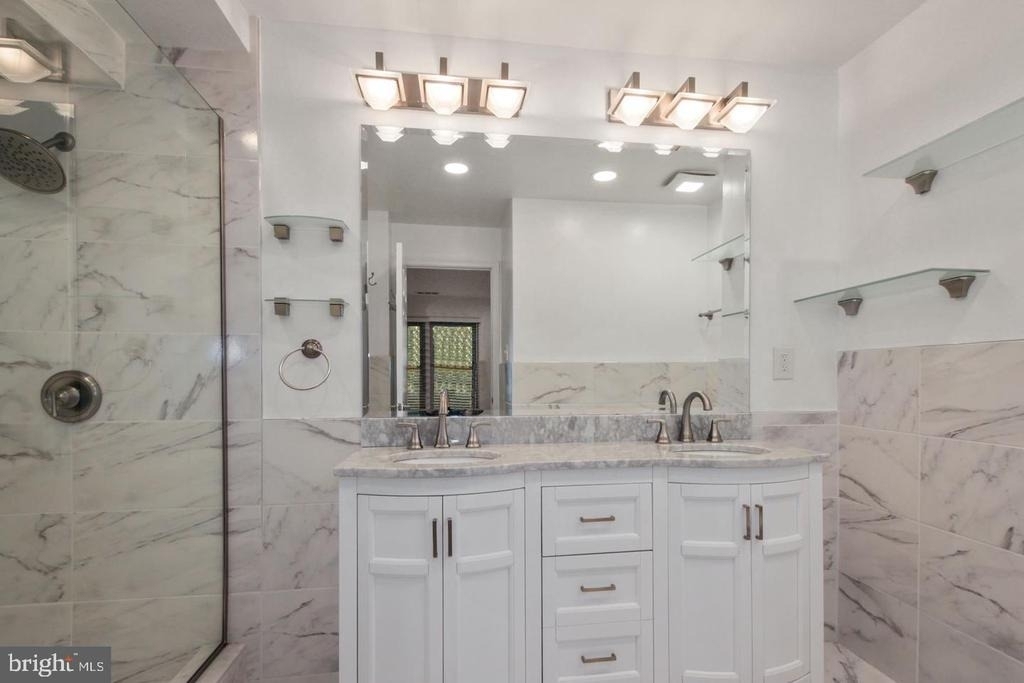 5801 Linden Square Court - Photo 15