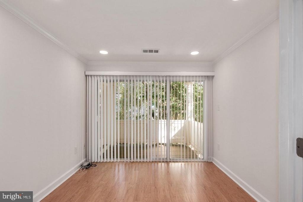 5801 Linden Square Court - Photo 11
