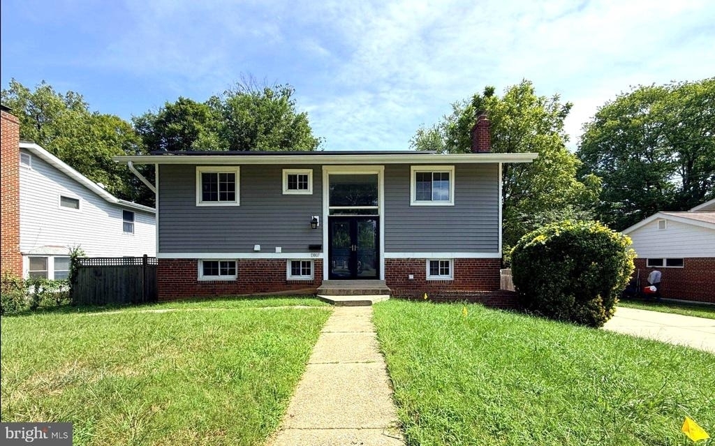 13807 Eastland Street - Photo 0