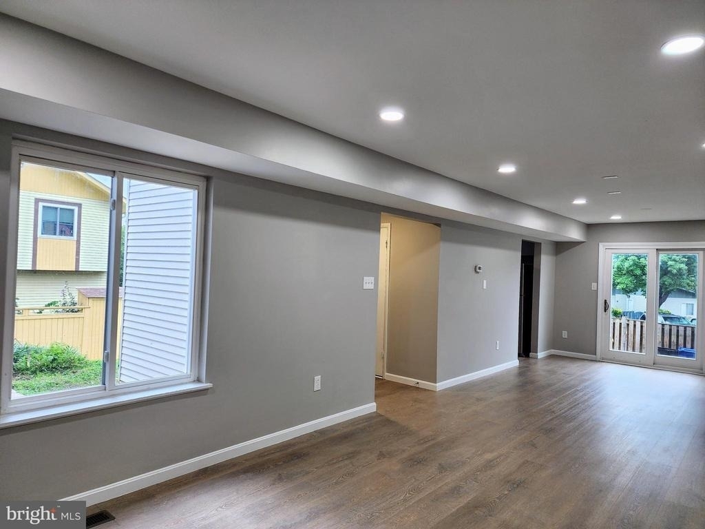16 Steven Court - Photo 2
