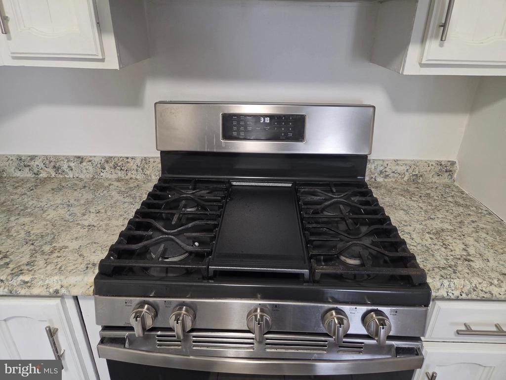 7420 Lakeview Dr - Photo 9