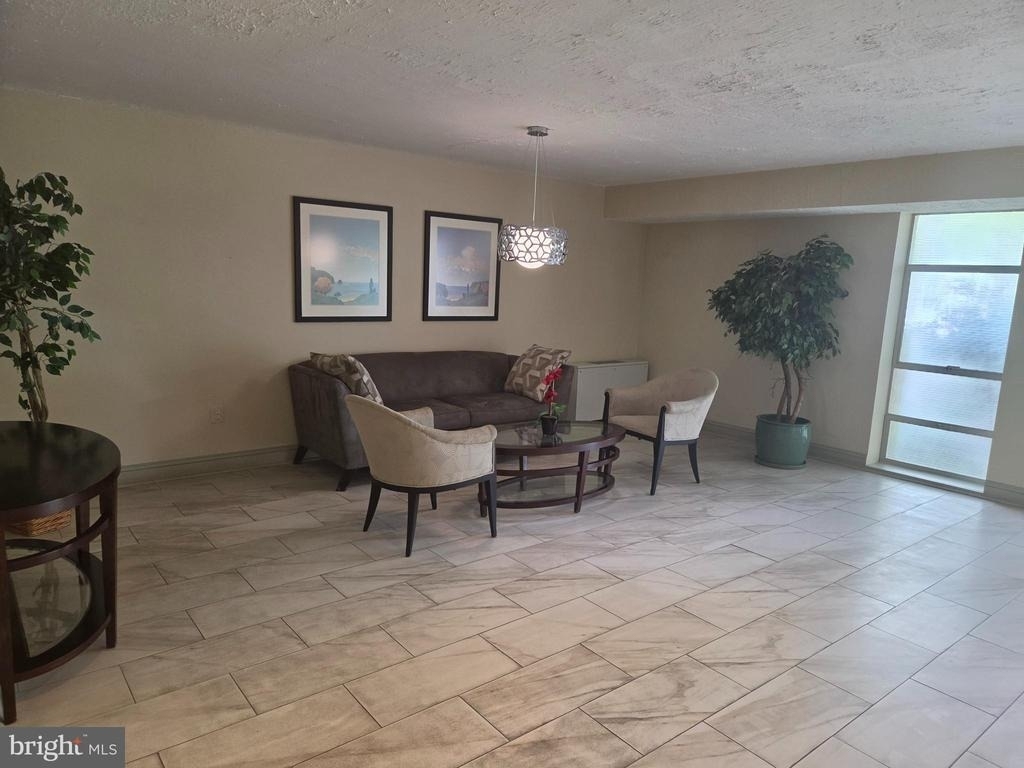 7420 Lakeview Dr - Photo 4