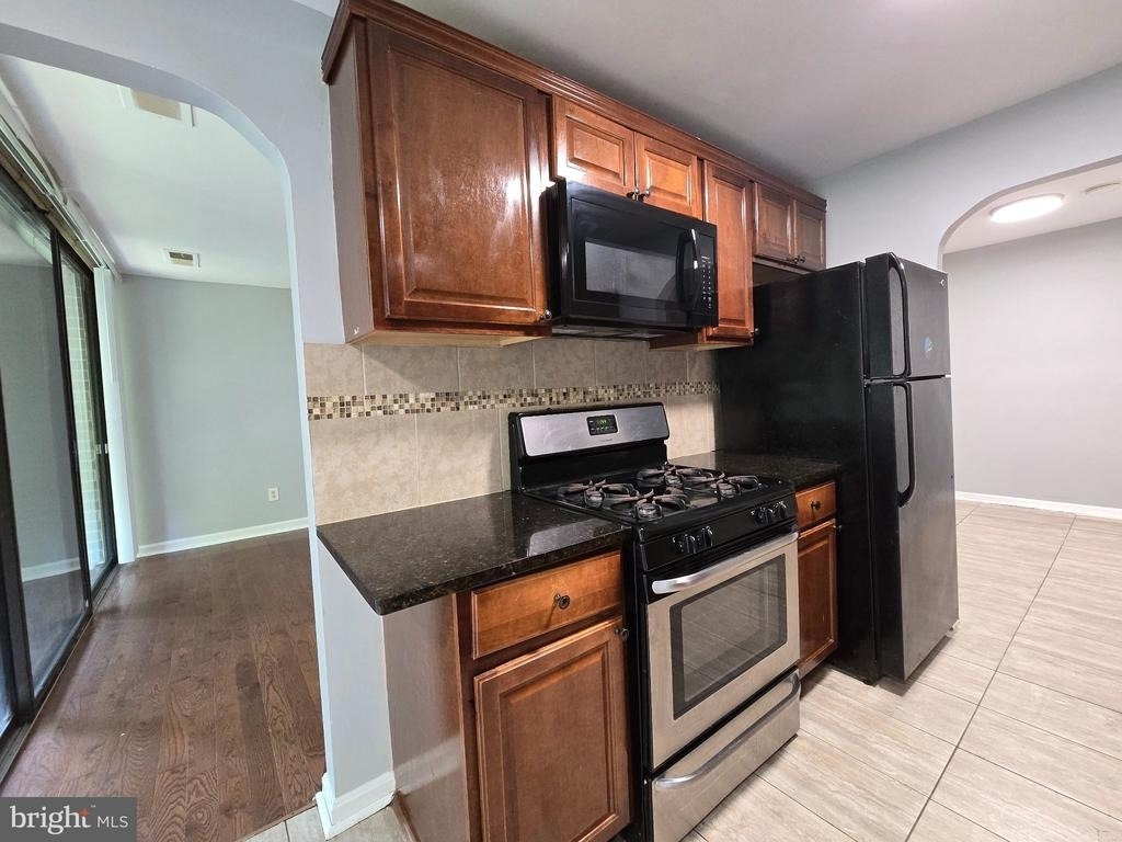 8727 Hayshed Lane - Photo 31