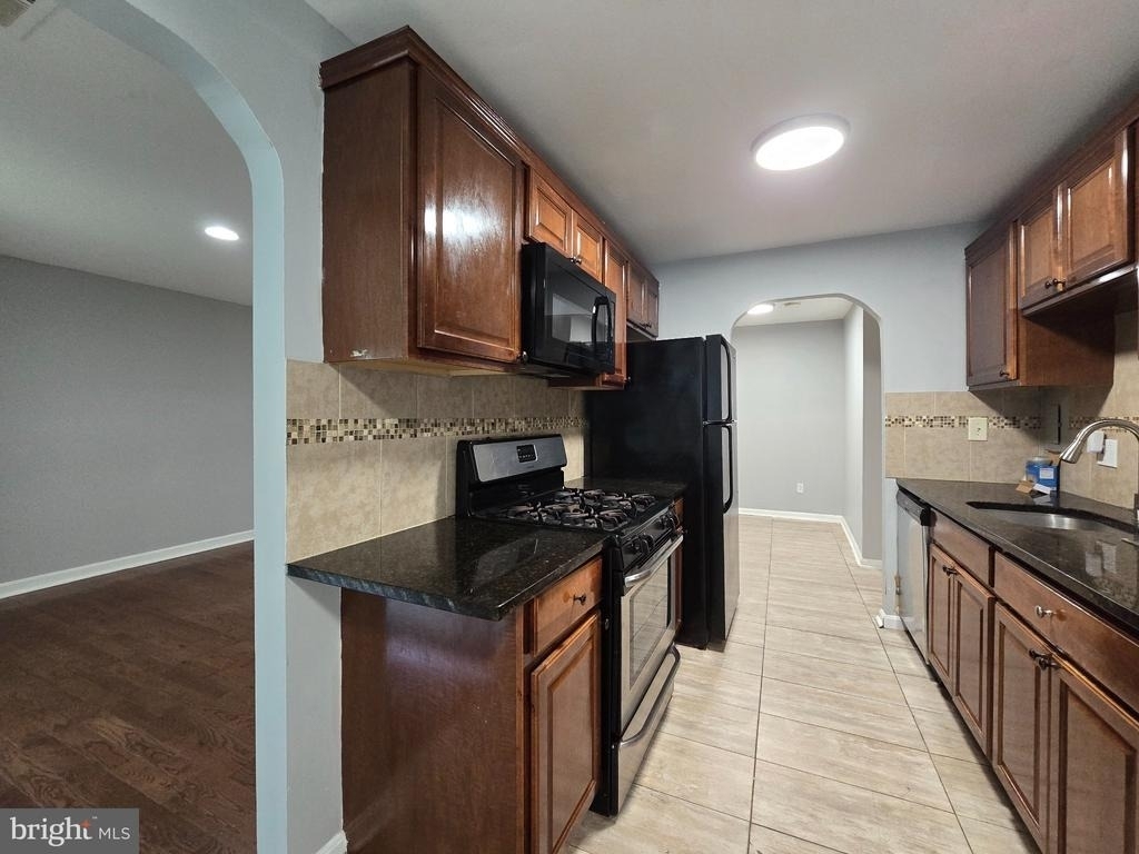 8727 Hayshed Lane - Photo 40