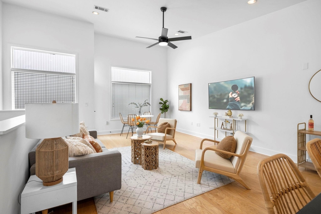 1702 S Lamar Blvd - Photo 0