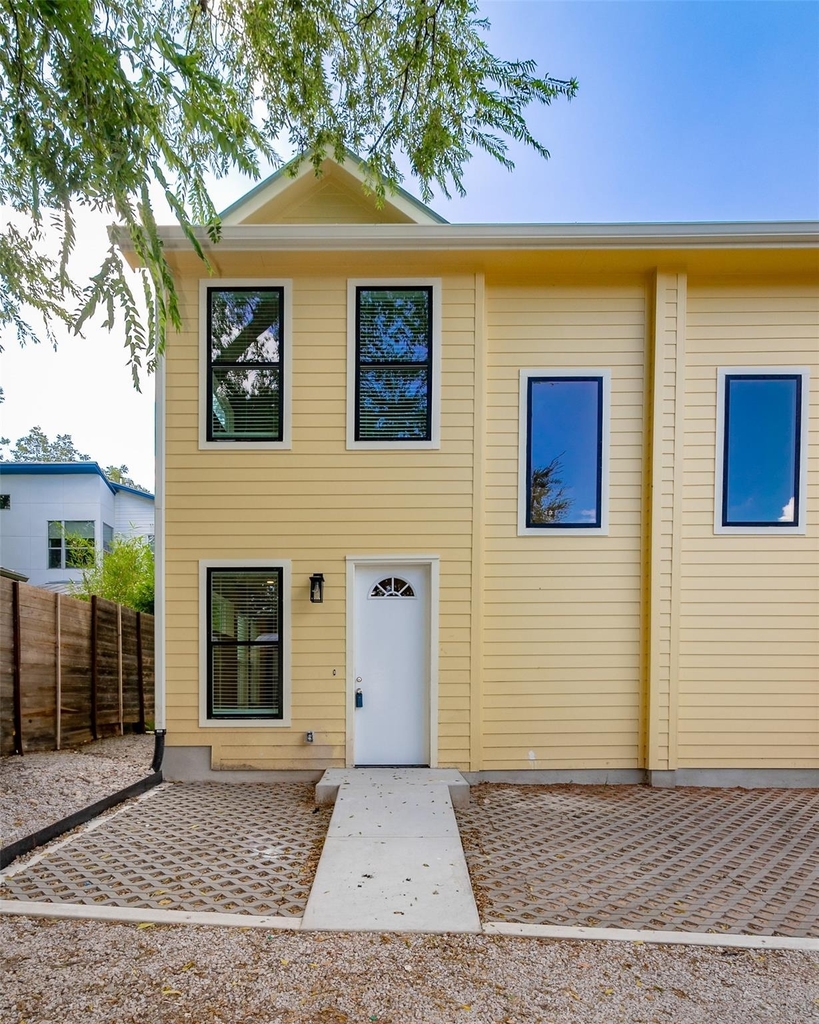 1012 W Milton St - Photo 0