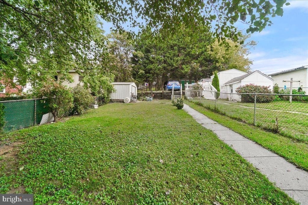 213 W B Street - Photo 1